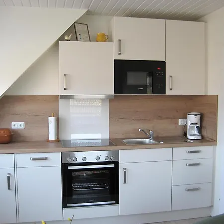 Apartment Up De Ring 11 *